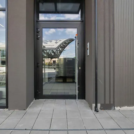Air-conditioned With A Balcony In The Centre By Renters Appartamento *